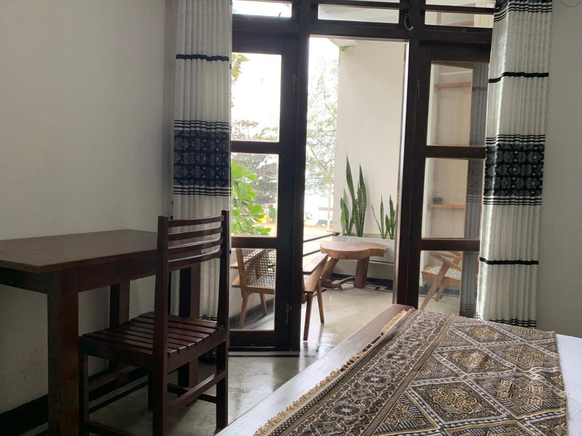 Ceylon Surf Guest And Restaurant Bed and Breakfast Weligama Buitenkant foto
