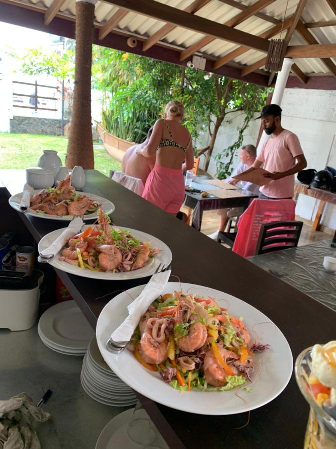 Ceylon Surf Guest And Restaurant Bed and Breakfast Weligama Buitenkant foto