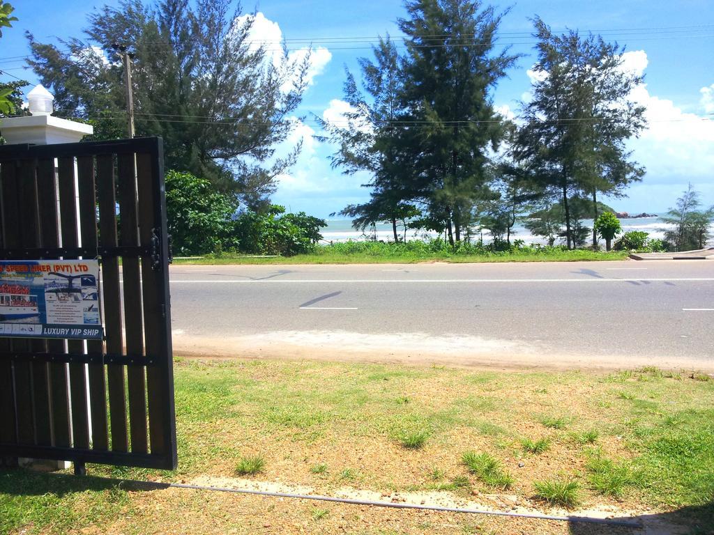 Ceylon Surf Guest And Restaurant Bed and Breakfast Weligama Buitenkant foto