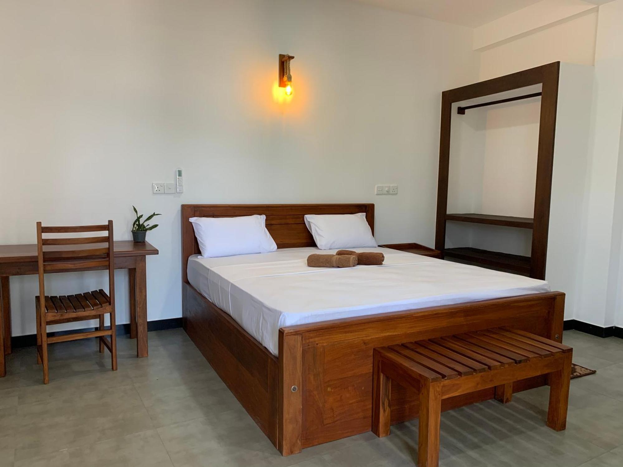 Ceylon Surf Guest And Restaurant Bed and Breakfast Weligama Buitenkant foto