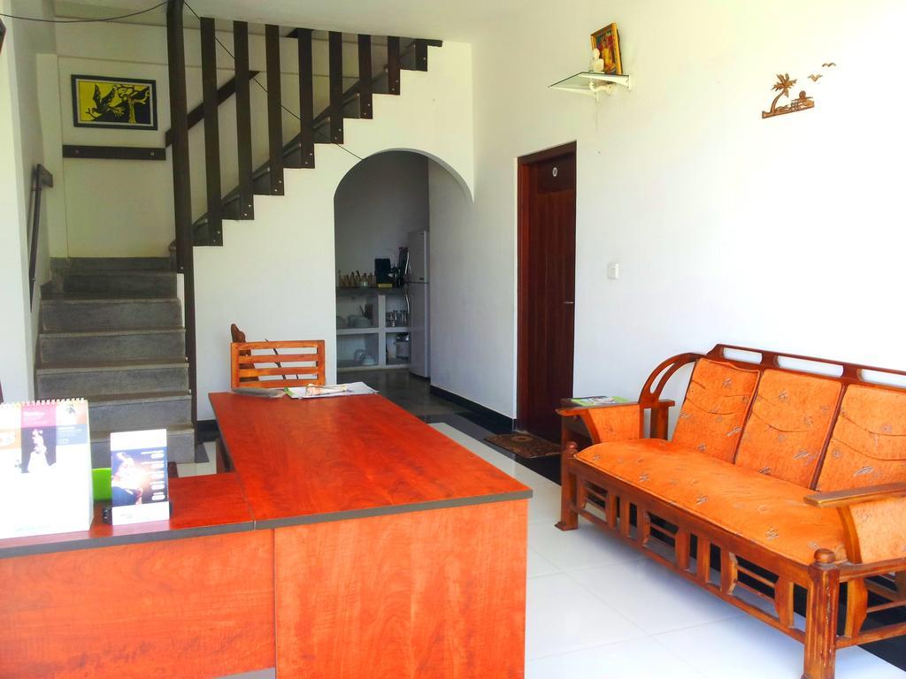 Ceylon Surf Guest And Restaurant Bed and Breakfast Weligama Buitenkant foto