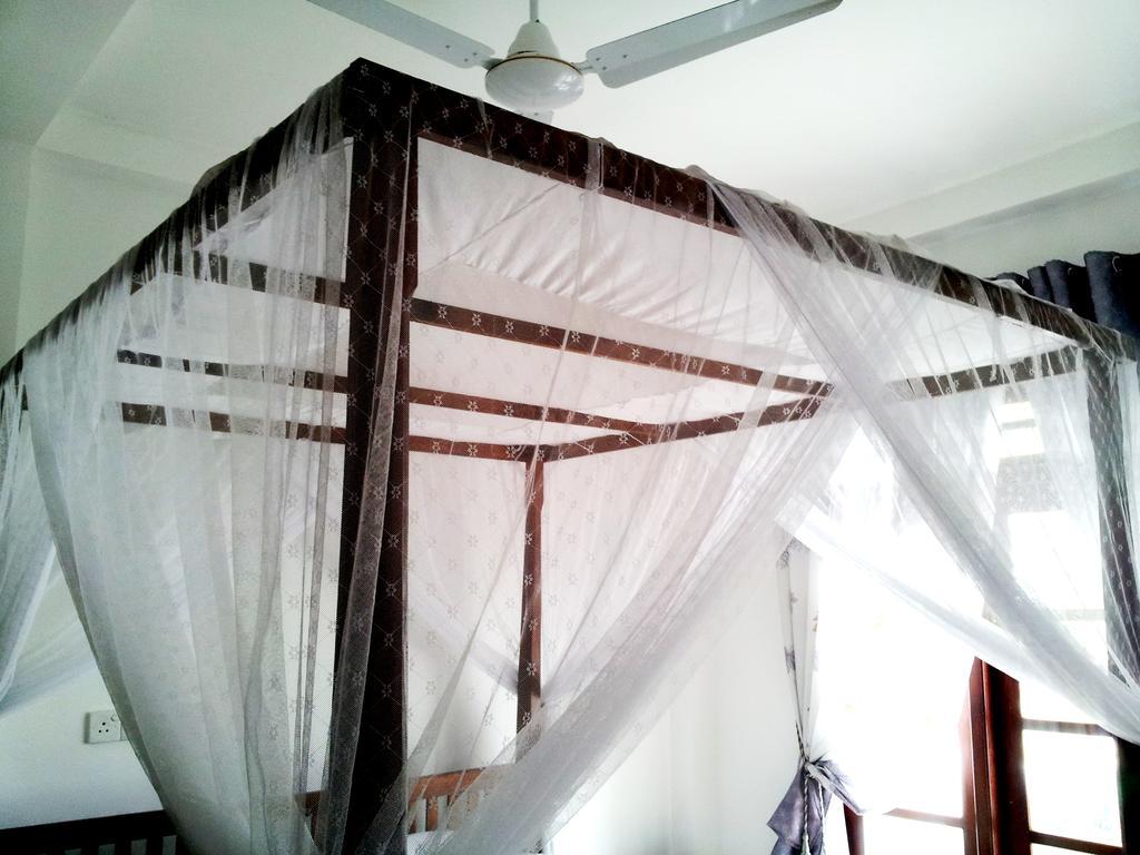 Ceylon Surf Guest And Restaurant Bed and Breakfast Weligama Kamer foto