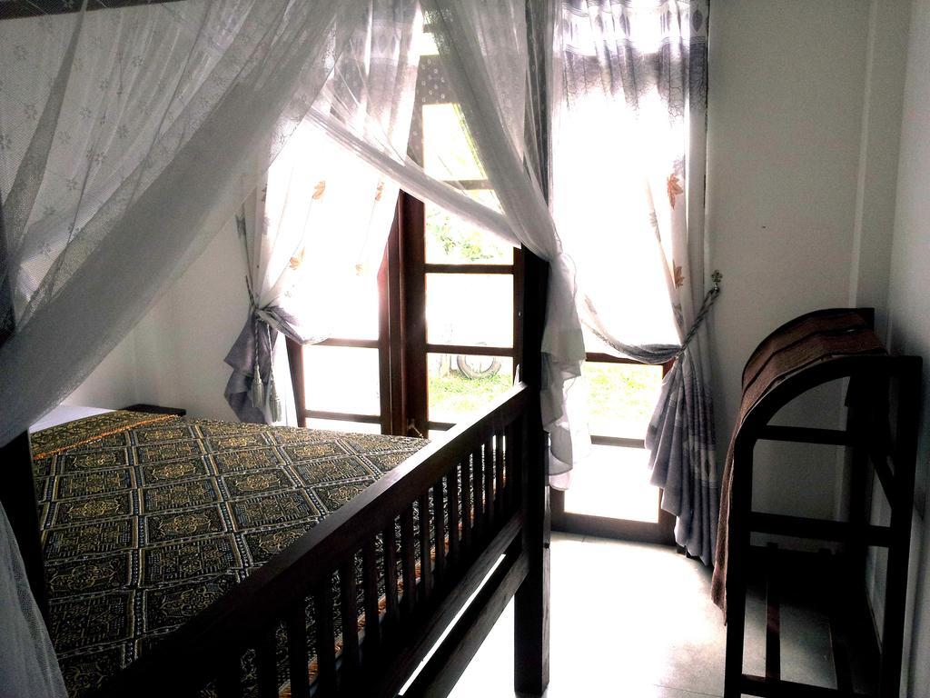 Ceylon Surf Guest And Restaurant Bed and Breakfast Weligama Kamer foto