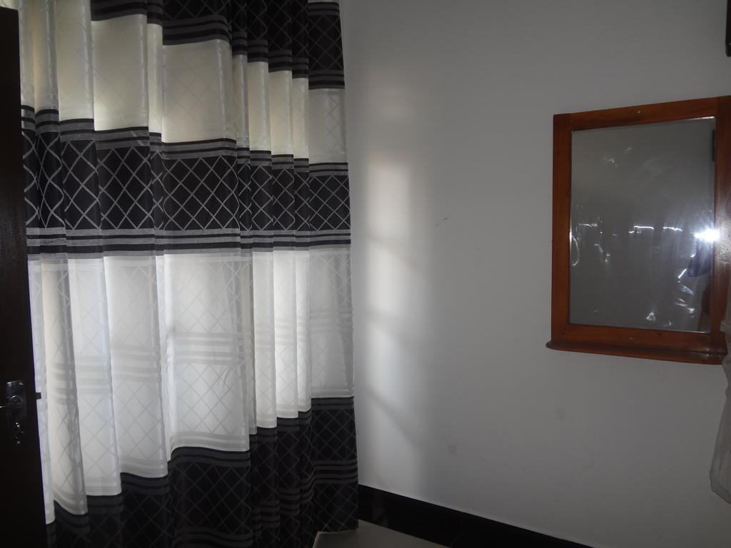 Ceylon Surf Guest And Restaurant Bed and Breakfast Weligama Buitenkant foto