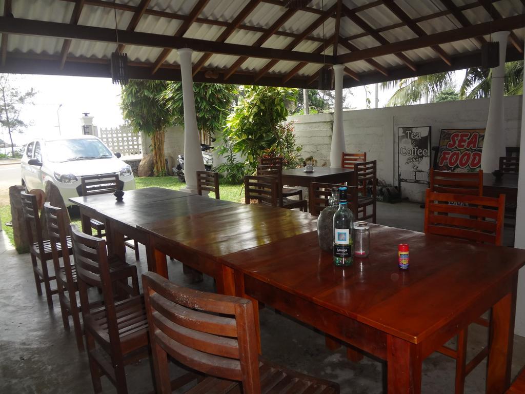 Ceylon Surf Guest And Restaurant Bed and Breakfast Weligama Buitenkant foto