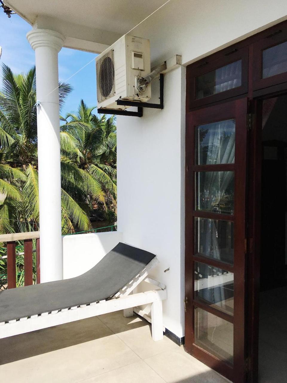 Ceylon Surf Guest And Restaurant Bed and Breakfast Weligama Buitenkant foto
